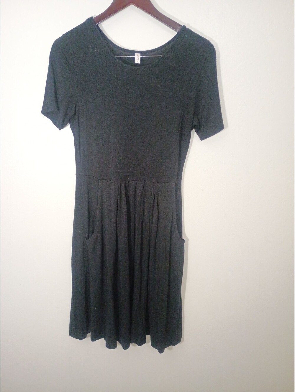 Black Short Sleeve Rayon Spandex Dress Medium